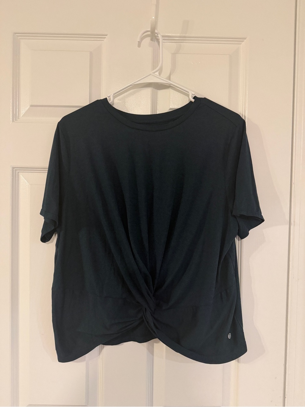 Knotted Front Short Sleeve Tee - Black